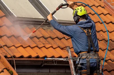 Démoussage et hydrofuge de toiture à Coursac